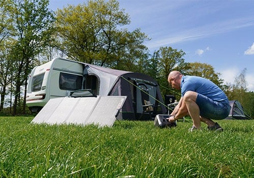 nachhaltiges Campen mit Solaranlagen